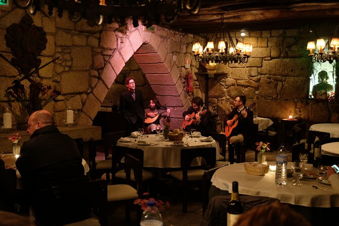 Porto Moonlight Walk and Fado Dinner - Walking Porto after dark