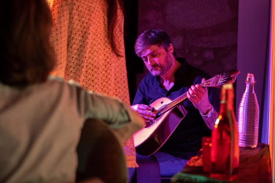 Porto: What is Fado? Commented Live Concert with Port Wine - Is one hour enough?