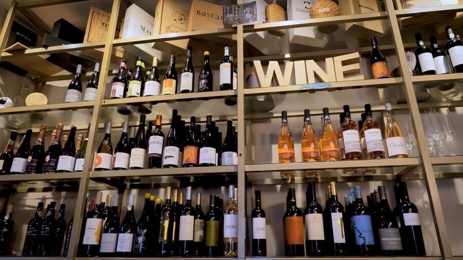 Porto: Wine Tour & One Hour Fado Show | All Included - Key points to know before booking