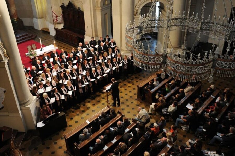 Prague: Classical Concert in St. Nicholas Church - The musical experience in context