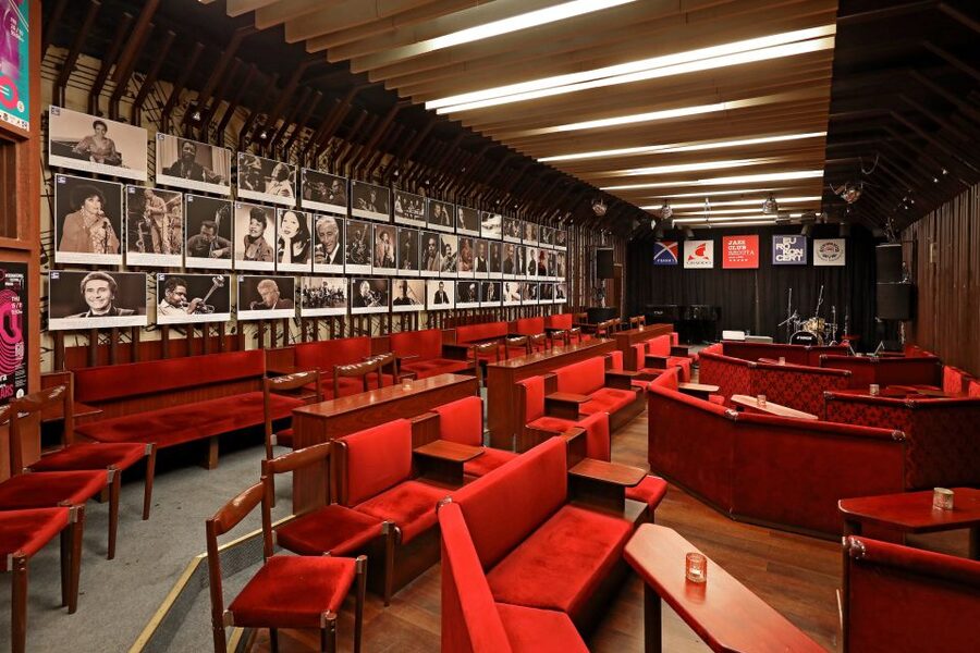 Prague: Concert at Reduta Jazz Club - The concert: close seating and serious musicians