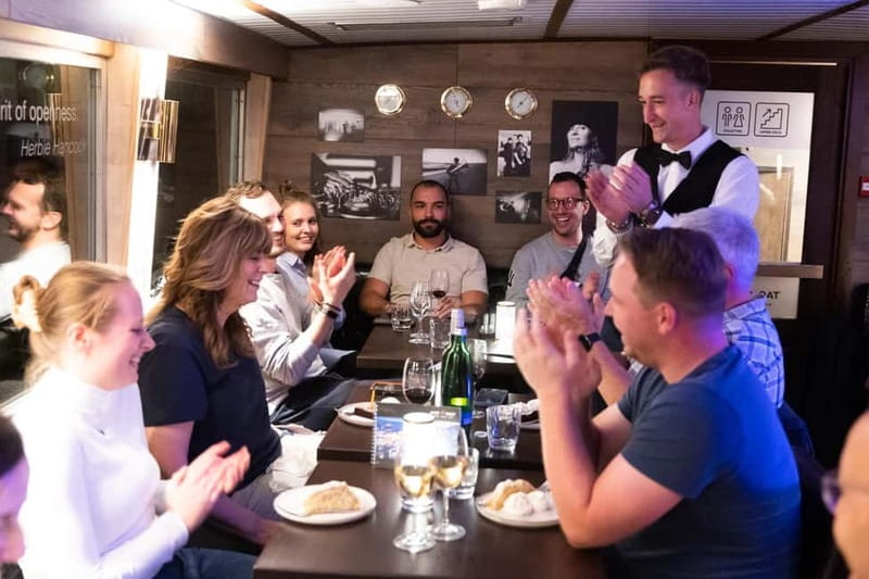 Prague: Jazz Boat Popular Live Jazz Dinner Cruise - Three jazz sets, not background music