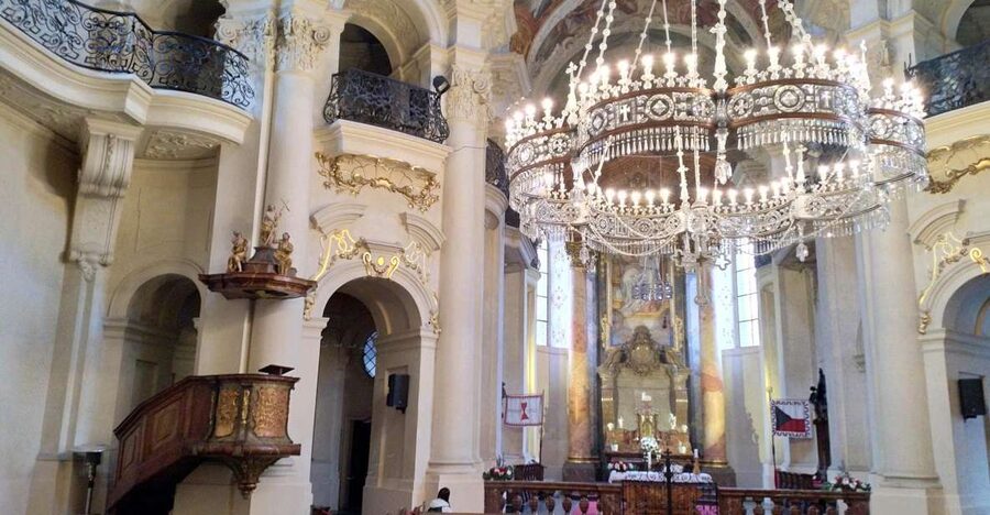 Prague: Old Town and Classical Concert Tour - Should you book this Old Town and concert tour?
