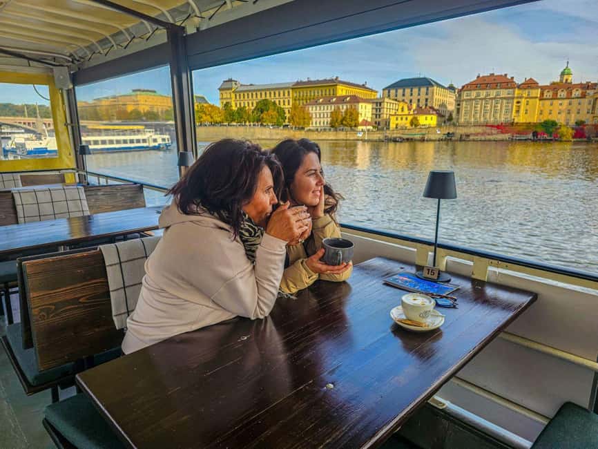 Prague: Vltava River Cruise in Jazz Style and Commentary - Why this short Vltava cruise works so well