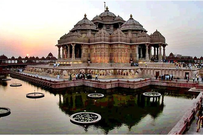Private Evening Tour of Akshardham Temple with Musical Fountain Show - Why an evening visit works well in Delhi