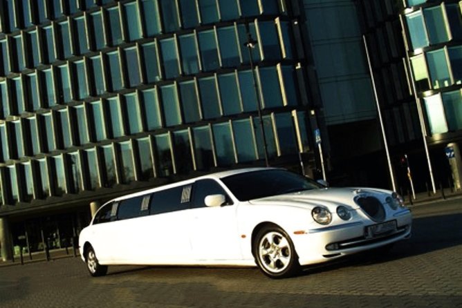 Private Limo Service: Airport Transfer from Chopin WAW - The one-hour ride into Warsaw
