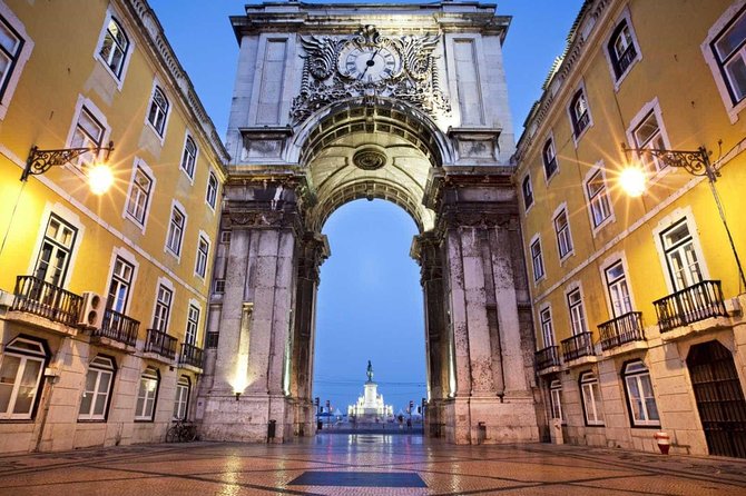 Private tour: Lisbon Fado Dinner Show and Panoramic Night Tour - The drivers can make or break the experience