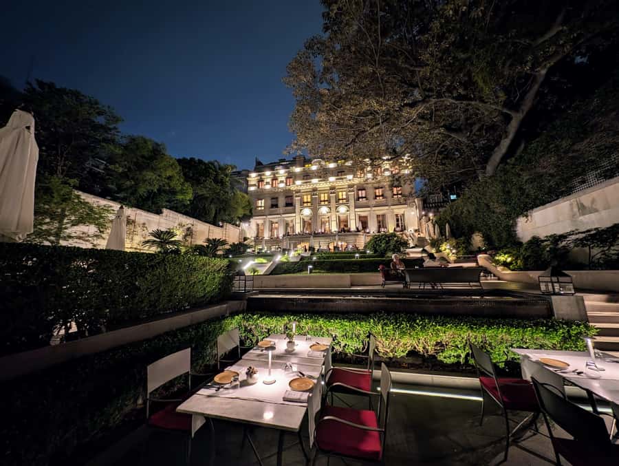 Recoleta Walking Tour and Live Jazz Show - The guide makes the difference