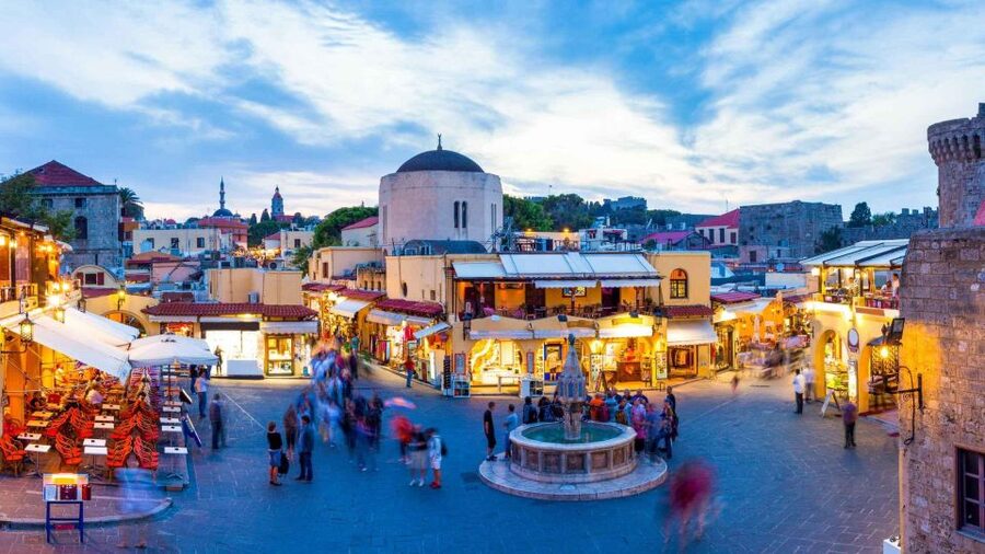 Rhodes: Guided Rhodes City By Night with Live Music & Dinner - Why Rhodes works so well after sunset