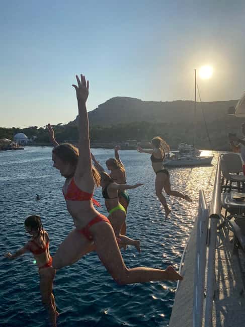 Rhodes: Sunset Cruise with Open Bar, Dinner, & Live Music - Greek dinner by Chef Dianantis