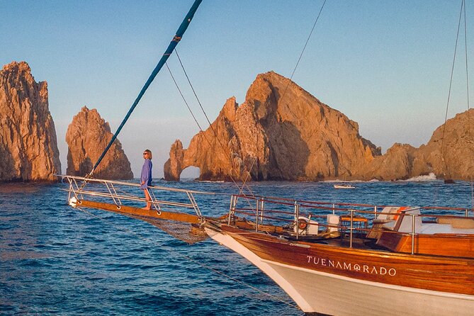 Romantic Sailboat Sunset: Live Music, Premium Bar & Dinner -Cabos - How romantic is the setting?