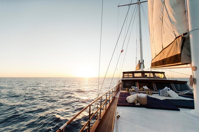 Romantic Sailboat Sunset: Live Music, Premium Bar & Dinner -Cabos - Hotel pickup and meeting details