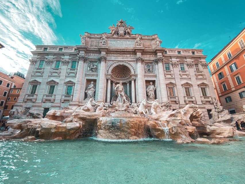 Rome: Opera Concert at Palazzo Poli - Fontana di Trevi - The Palazzo Poli setting and the Trevi Fountain view