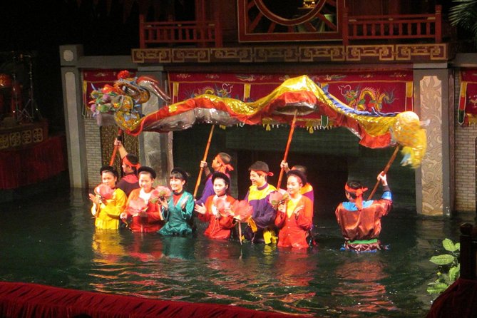 Saigon Dinner Cruise with Live Music Ho Chi Minh– Group Tour - A Saigon evening that begins at Bach Dang Pier