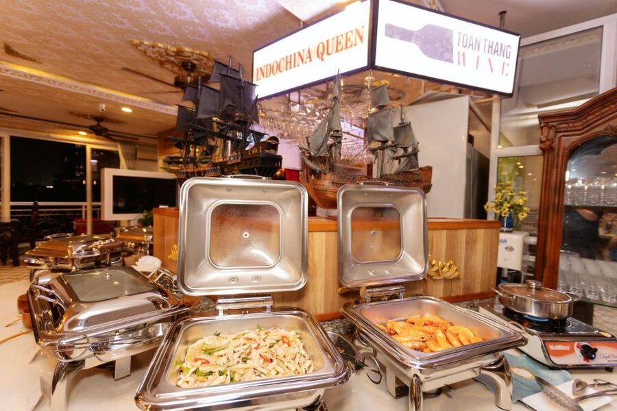 Saigon River Dinner on Cruise with Buffet and live music - What the route offers, and what it does not