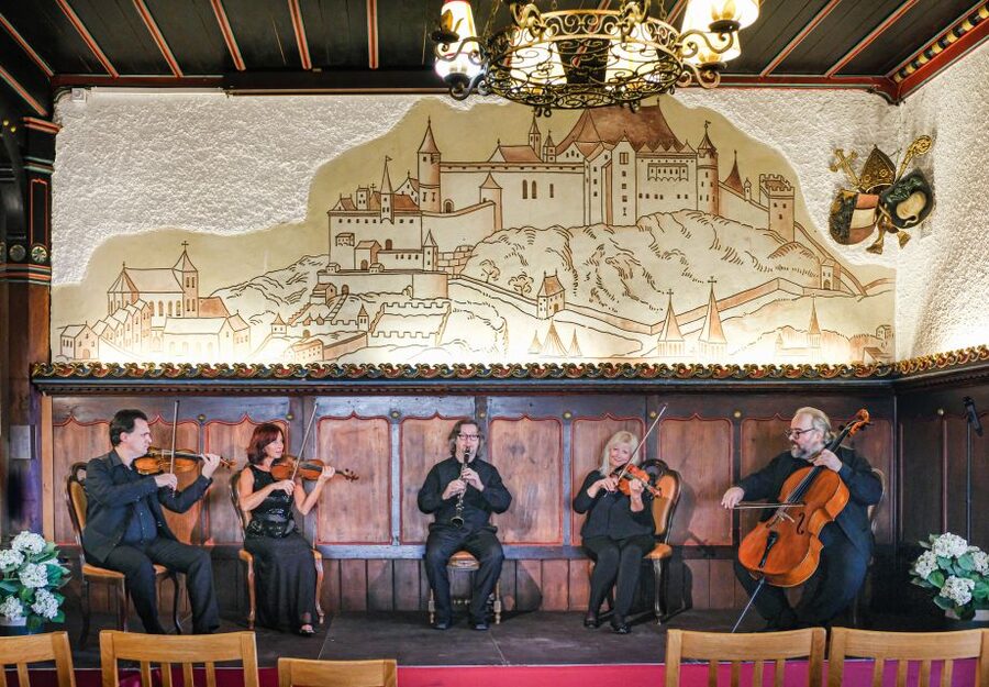 Salzburg: Best of Mozart Fortress Concert and Dinner - Classic or Golden VIP?