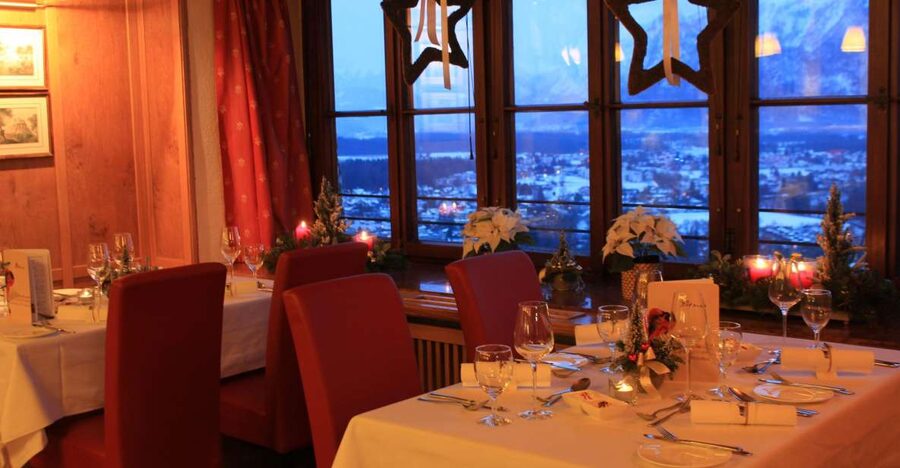 Salzburg: Christmas/Advent Concert & Dinner - The evening begins at the funicular station