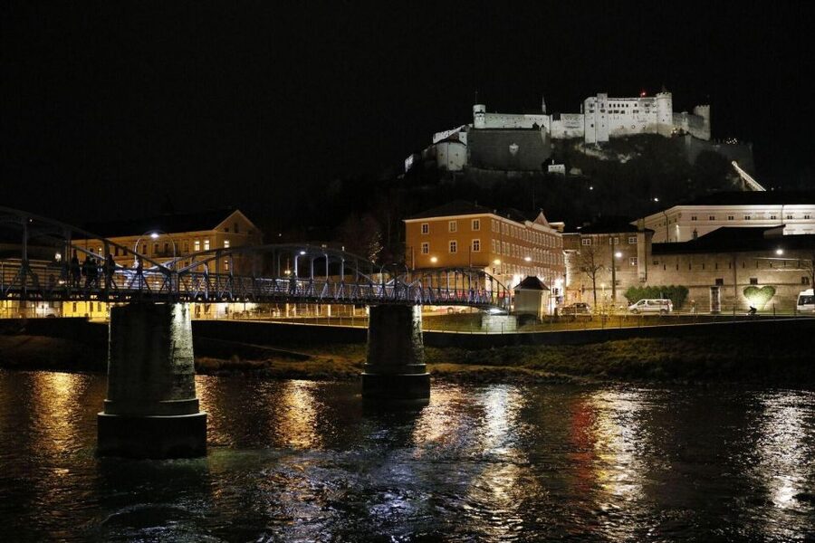 Salzburg: Hallstatt and Sound of Music Tour - Returning to Salzburg before the movie tour