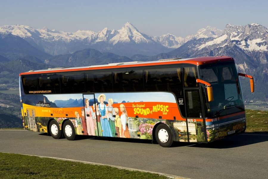 Salzburg: Hallstatt and Sound of Music Tour - Mondsee and the wedding church