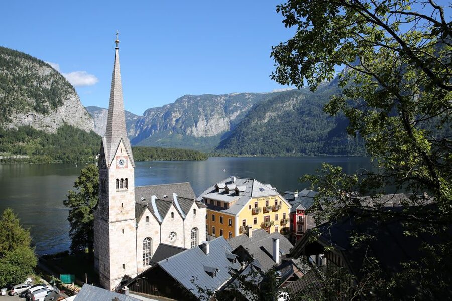 Salzburg: Hallstatt and Sound of Music Tour - Guide quality can shape the whole day