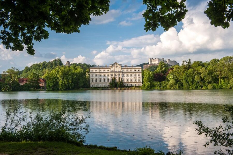 Salzburg: Hallstatt and Sound of Music Tour - Who should book this experience?