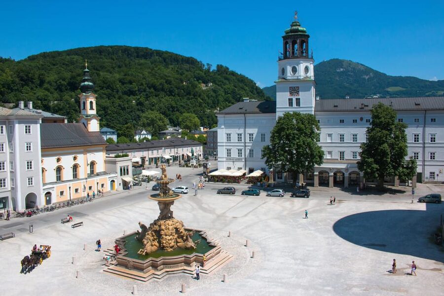 Salzburg: Musical Film Location & City Tour with a Local - Starting at the Pegasus Fountain