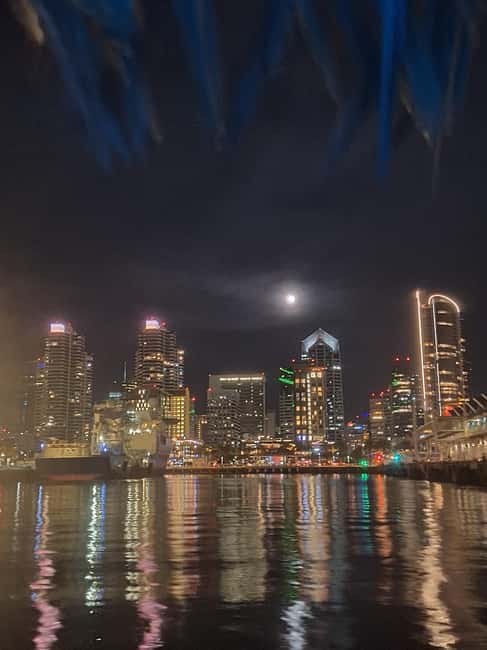 San Diego: Enjoy a jazz cruise on Laki's Lounge - A relaxed crew and an unusually small outing
