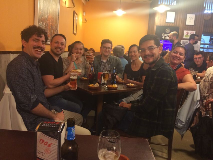 Santiago: Guided Foodie Tour with Drinks, Tapas & Live Music - Three bars and a practical introduction to tapas
