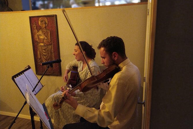 Secret Concert and Tasting in Valencia - Valencian wine and craft beer between the songs
