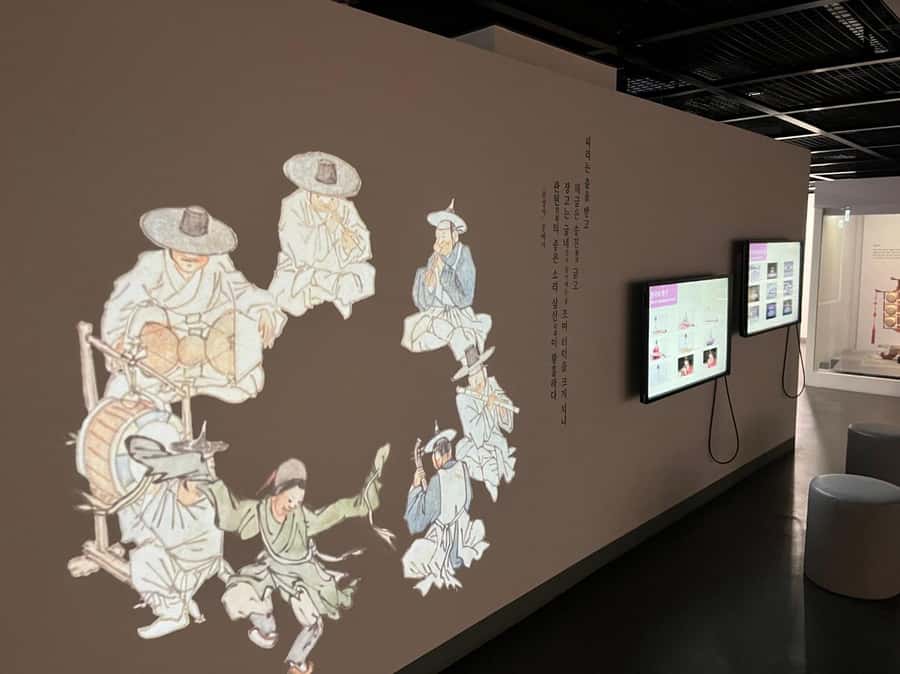 SEOUL: Gugak - Korean Traditional Music Museum&Concert Tour - The practical side of meeting and transport