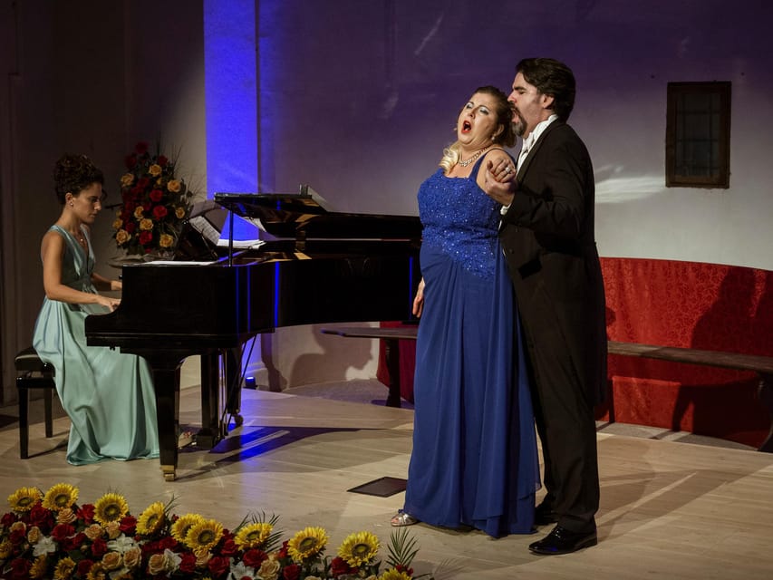 Siena: Italian Opera Concert in the heart of the City - Why the Captions Make a Difference