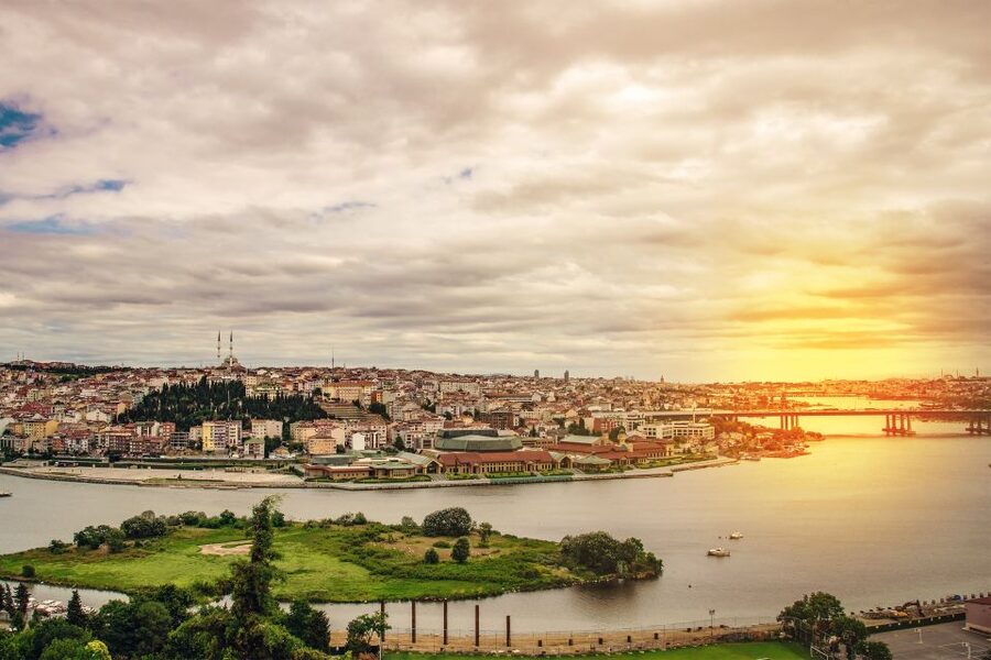 Soap Opera tour: Golden Horn via Public Ferry – Half Day - St. George’s Cathedral and Its Dramatic Interior