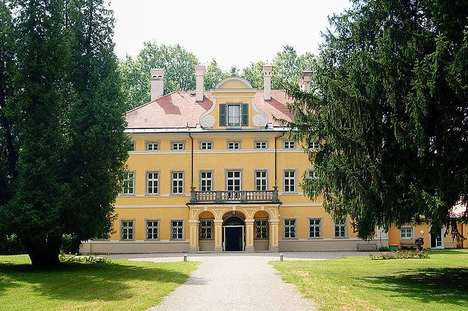 Sound of Movies: Musical Tour to Salzburg from Vienna - Mondsee and the church wedding setting
