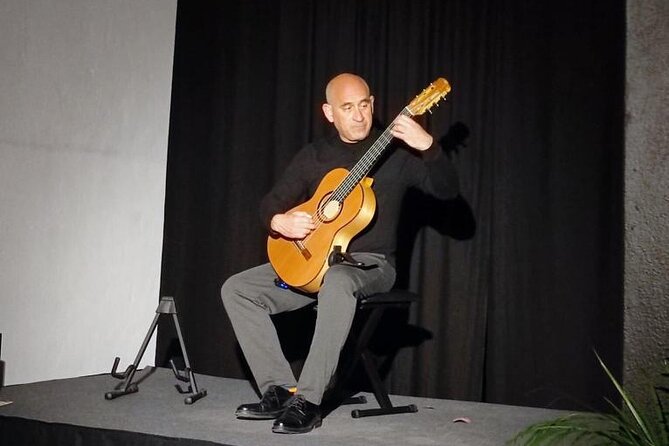 Spanish Guitar Concerts in Ronda - A glass of Ronda wine before the music