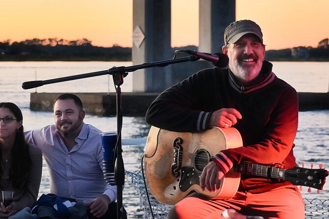 St Augustine Nights of Lights Tour with Live Music and Sunset Opt - Crowding, seating, and staying warm