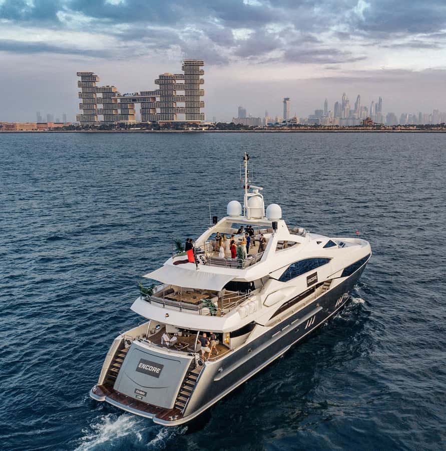Sunseeker Superyacht: VIP Dinner, Premium Drinks& Live Music - Omakase sushi with a moving view