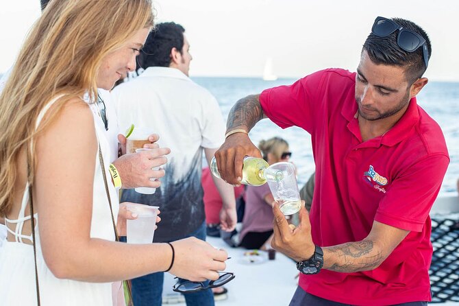 Sunset Cruise in Los Cabos with Jazz and Wine - Crossing toward the Pacific