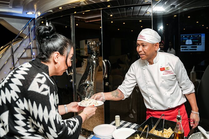 Superyacht Experience in Dubai with Dinner and Live Music - At a glance