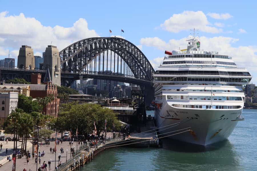 Sydney Half Day private tour: see Opera House, Bondi Beach - Watsons Bay and The Gap