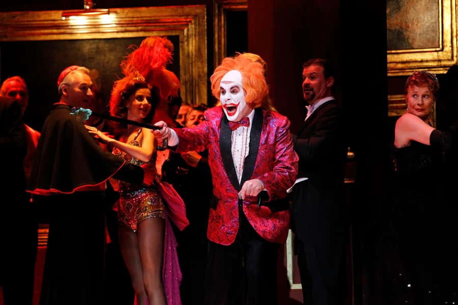 Sydney: Rigoletto at the Sydney Opera House - Entering the Joan Sutherland Theatre
