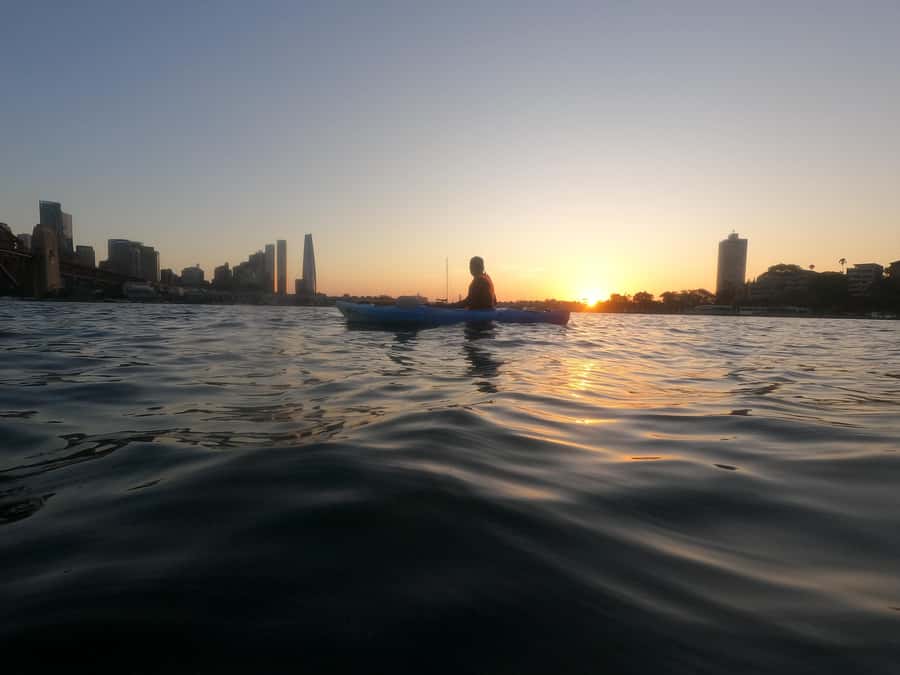 Sydney: Sunset Kayak - Opera & Harbour Bridge Tour (5p. max) - Under the Harbour Bridge and around the city’s big views