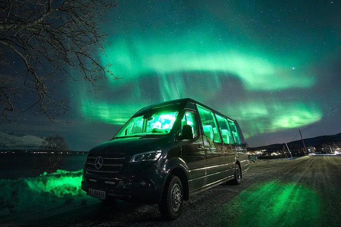 Symphony - Arctic Breeze, teamining up with nature. - Photography help from Oscar, Brynjar, and the guide team