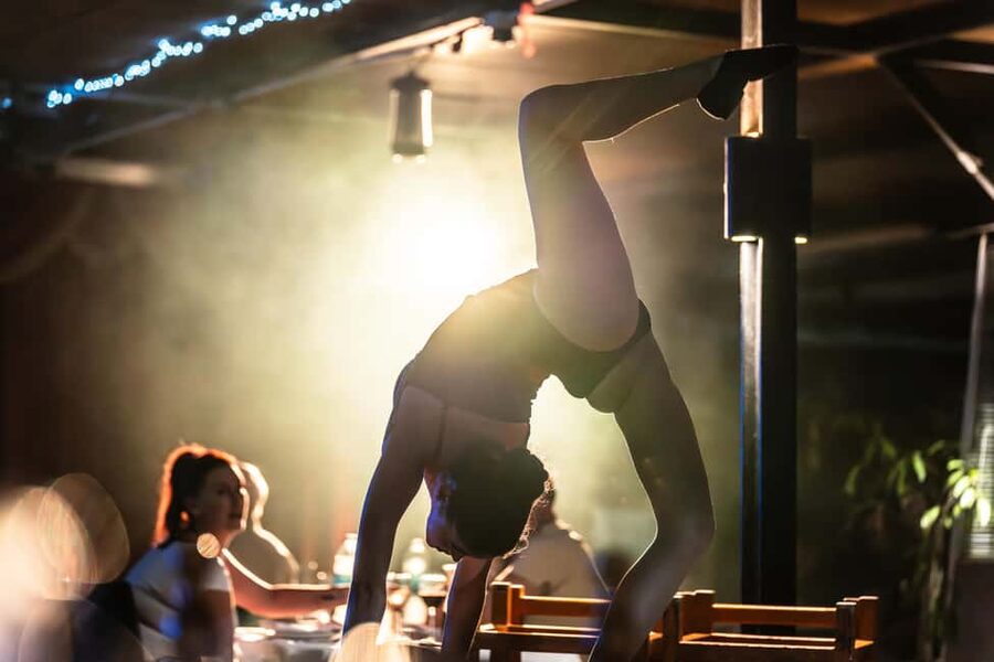 Tenerife : Musical show "the wild south" with dinner and transfer - Is the dinner package good value?