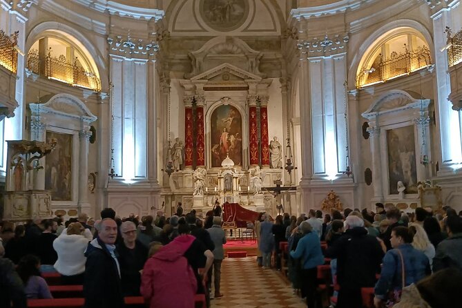 The Four Seasons at the Vivaldi Church (Pietà Church) in Venice - The 7 pm schedule and open seating