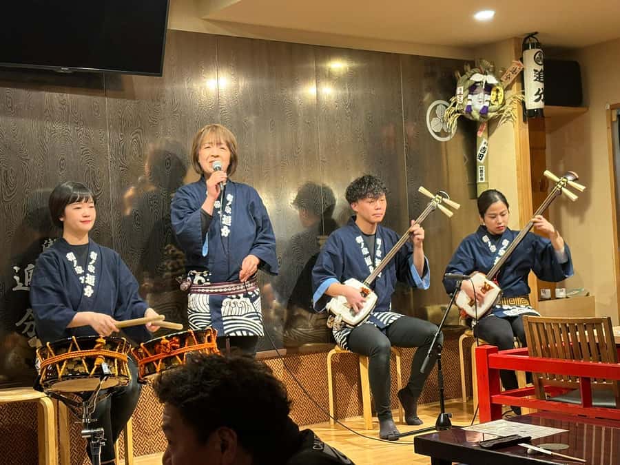 Tokyo: Traditional Asakusa Music Show with Dinner - Dinner in an Asakusa izakaya