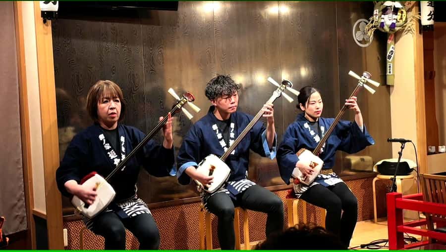 Tokyo: Traditional Asakusa Music Show with Dinner - Walking from Kaminarimon through Sensoji