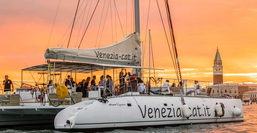 Venice: Catamaran Sunset Jazz Cruise with Aperitivo - Why this sunset cruise works so well