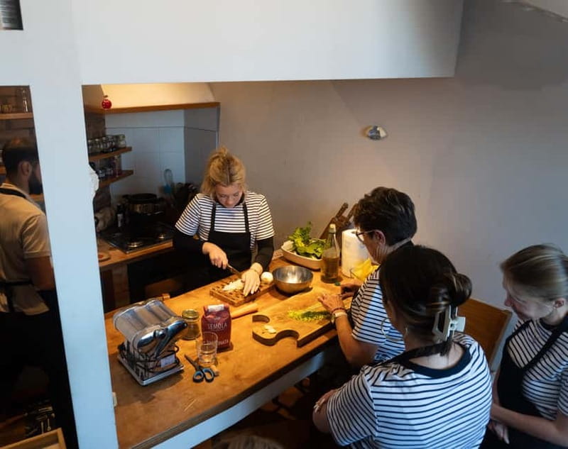 Venice: Cooking Class + Guitar Concert at Chef's Francesco - Timing, meeting details, and who should book