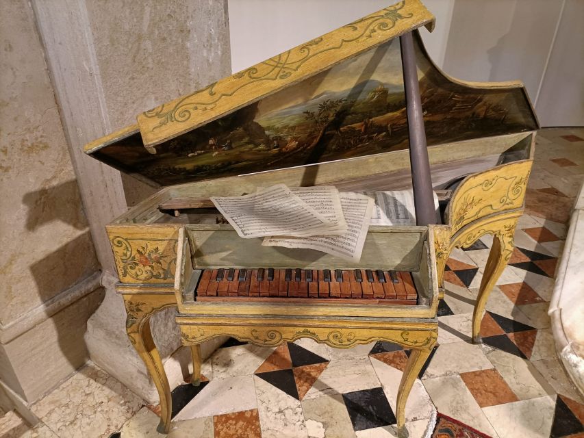 Venice: Vivaldi Baroque Concert Ticket and Free Music Museum - What the church setting adds