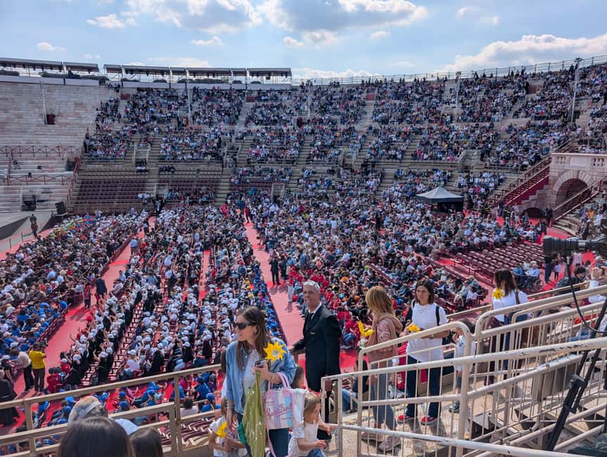 Verona: Arena di Verona Opera Ticket - The optional walking tour before the opera